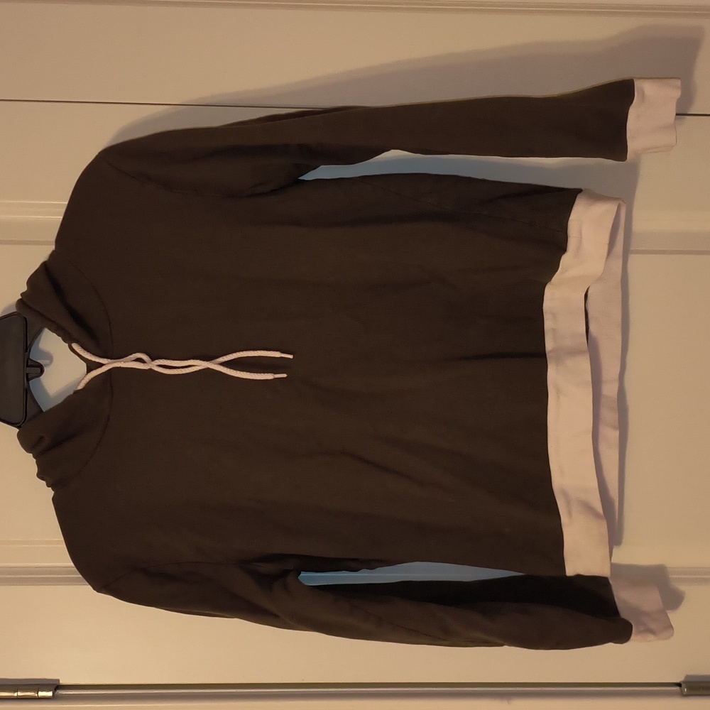 Olive green cropped hoodie, size L